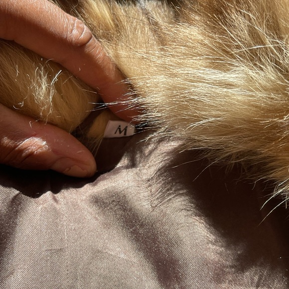 FUR COAT (Size Medium) - Picture 5 of 6